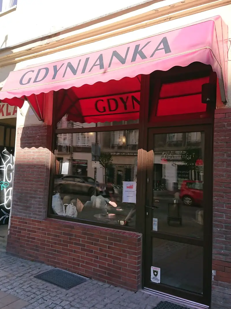 Różowa markiza od ulicy